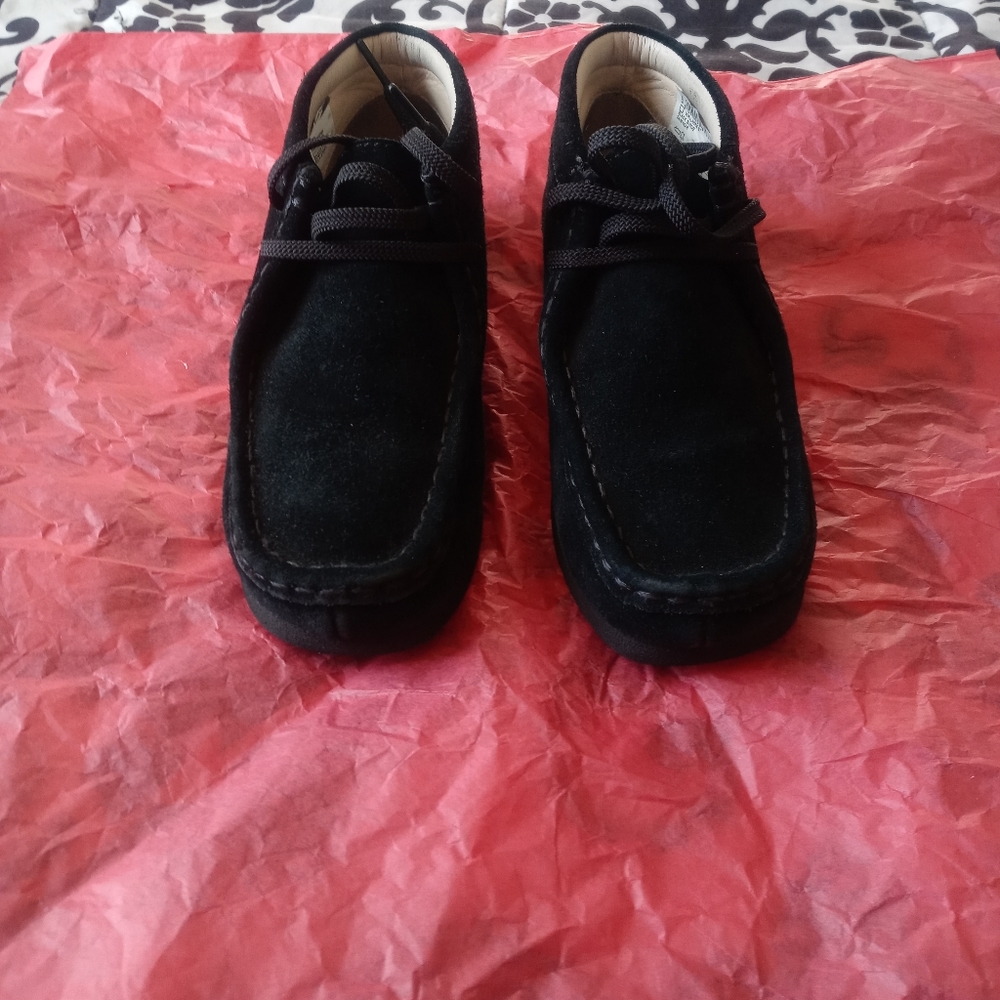 NWOT Boys Wallabee Boots